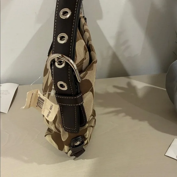 New Coach Beige and Dark Brown Signature Shoulder Bag - Picture 6 of 11